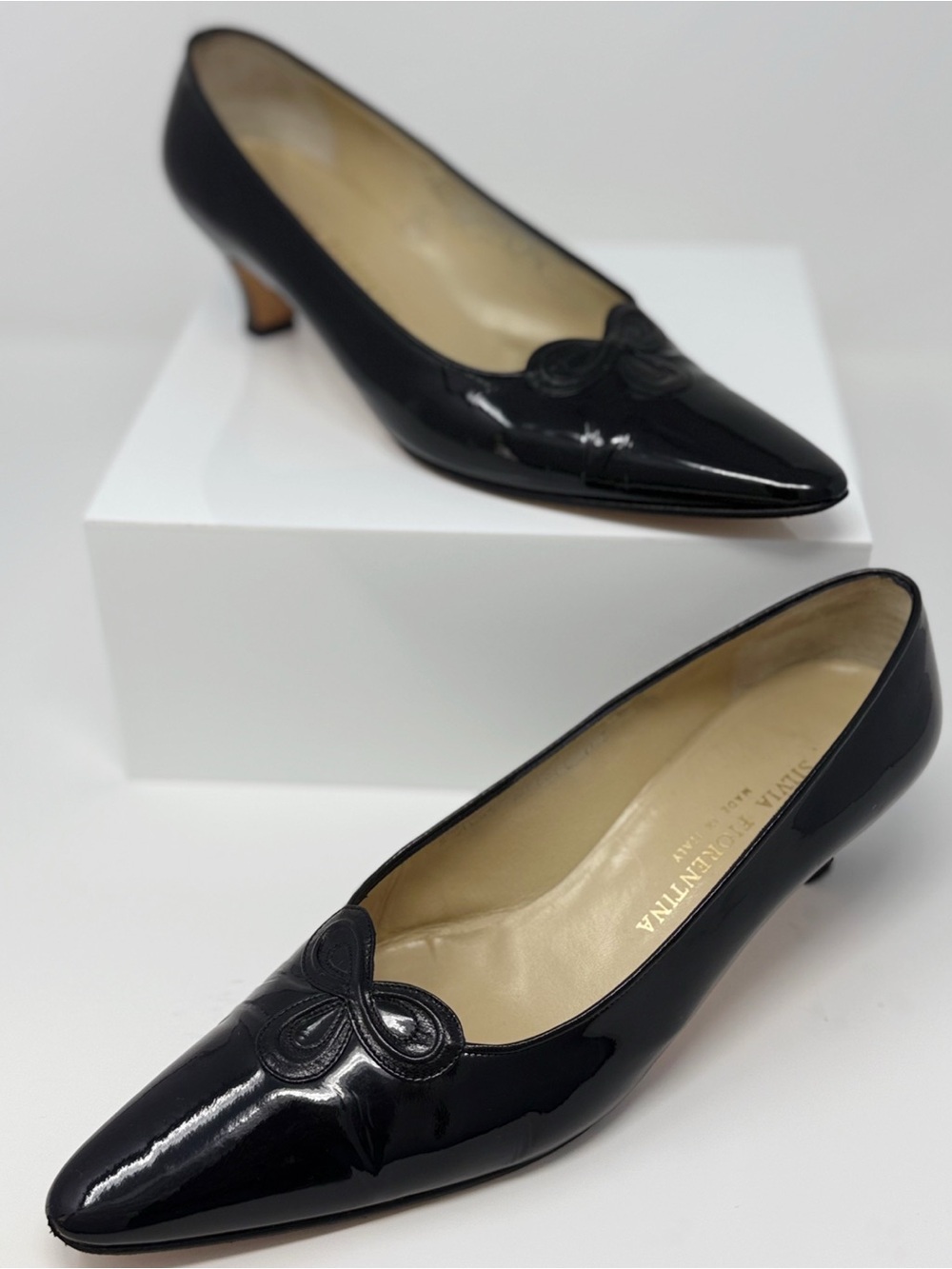 Silvia Fiorentina Black Patent Leather Kitten Heel Pumps 8 Pointed toe Vintage